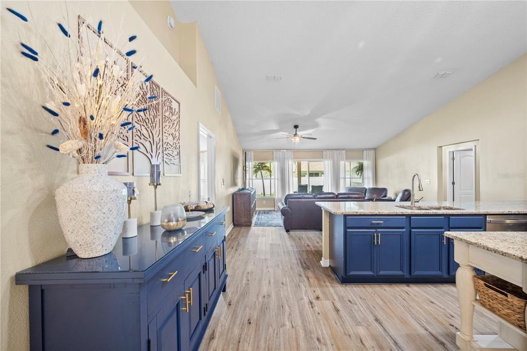 En Venta: $364,250 (4 camas, 2 baños, 2080 Pies cuadrados)
