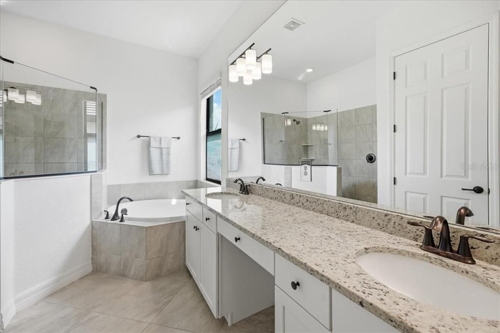 For Sale: $1,100,000 (3 beds, 2 baths, 2006 Square Feet)