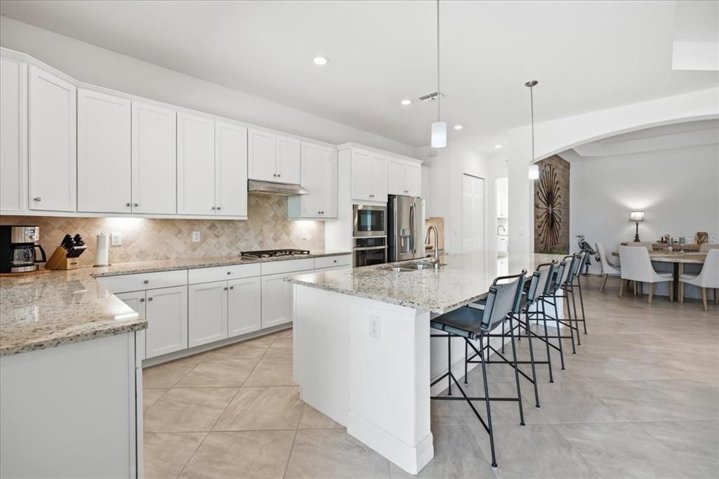 For Sale: $1,100,000 (3 beds, 2 baths, 2006 Square Feet)