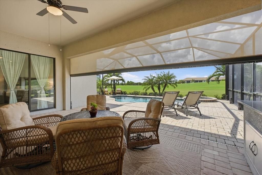 For Sale: $1,100,000 (3 beds, 2 baths, 2006 Square Feet)