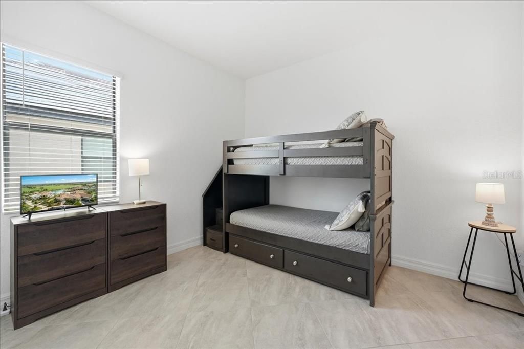 For Sale: $1,100,000 (3 beds, 2 baths, 2006 Square Feet)