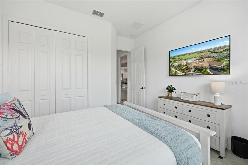 For Sale: $1,100,000 (3 beds, 2 baths, 2006 Square Feet)