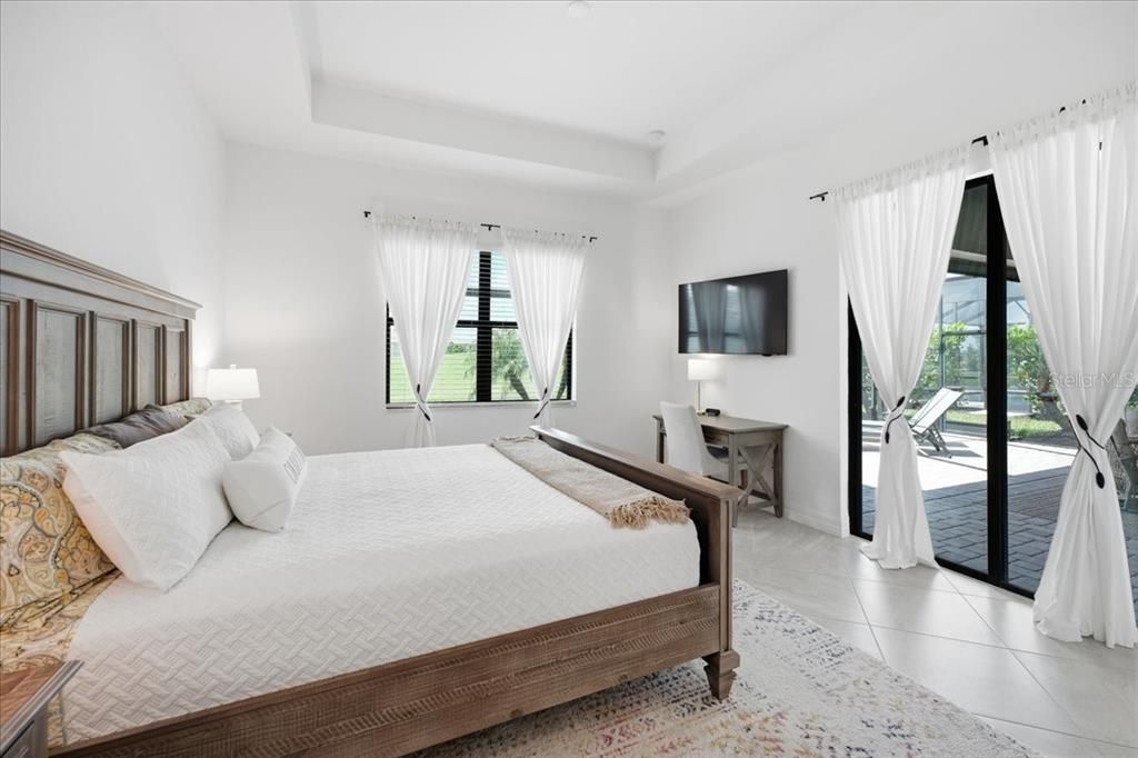 For Sale: $1,100,000 (3 beds, 2 baths, 2006 Square Feet)