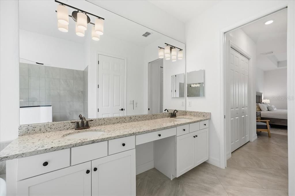 For Sale: $1,100,000 (3 beds, 2 baths, 2006 Square Feet)