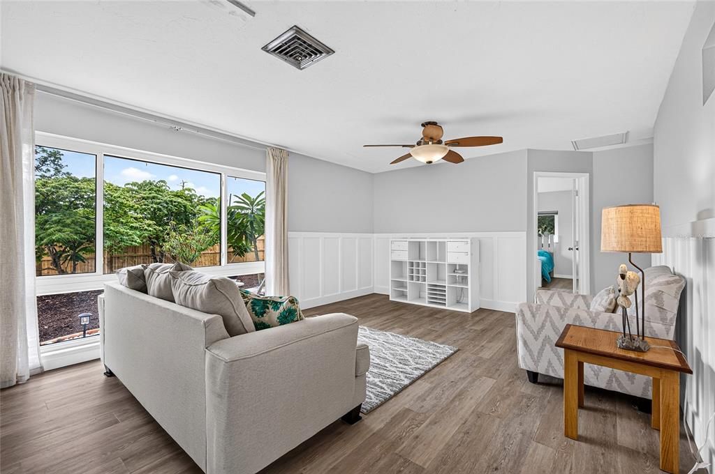 For Sale: $434,700 (2 beds, 1 baths, 1169 Square Feet)