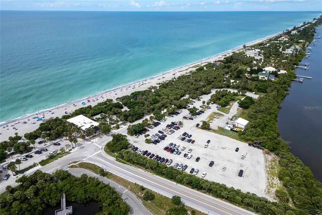 For Sale: $434,700 (2 beds, 1 baths, 1169 Square Feet)