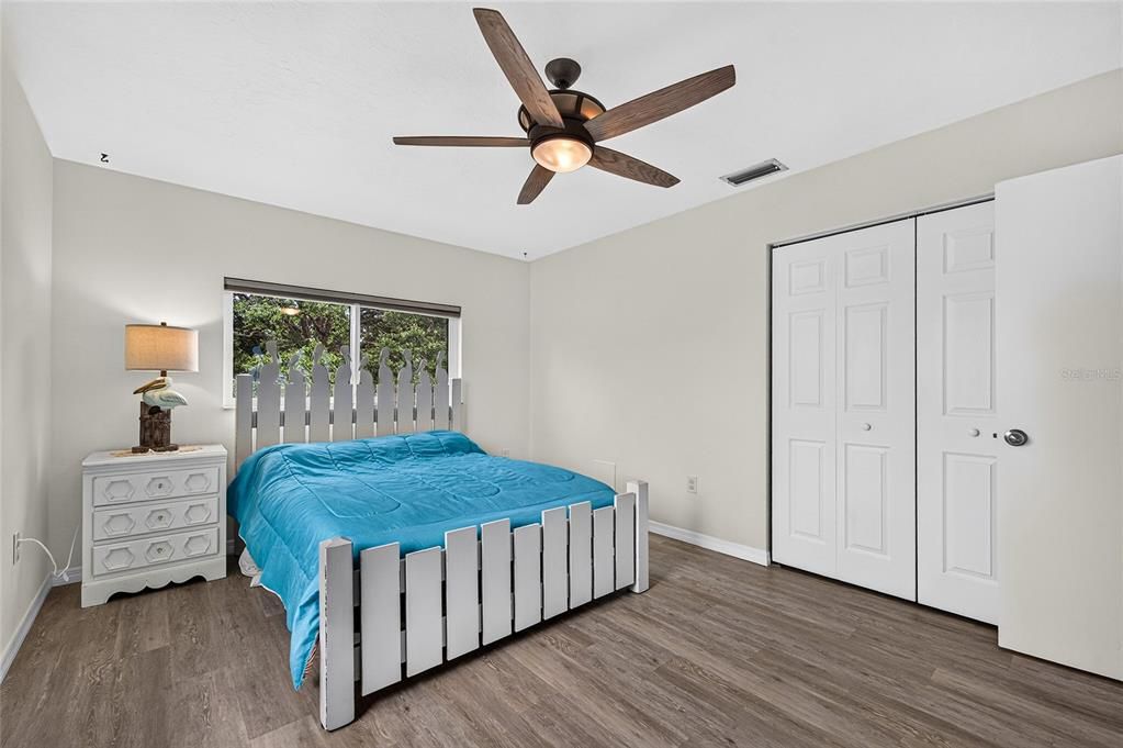 For Sale: $434,700 (2 beds, 1 baths, 1169 Square Feet)