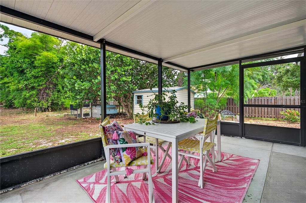 For Sale: $434,700 (2 beds, 1 baths, 1169 Square Feet)