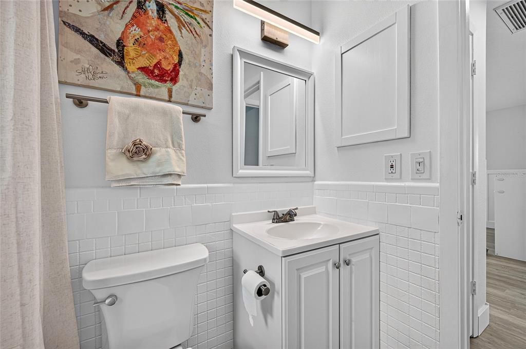 For Sale: $434,700 (2 beds, 1 baths, 1169 Square Feet)