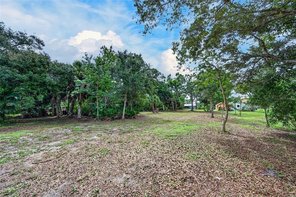 For Sale: $434,700 (2 beds, 1 baths, 1169 Square Feet)