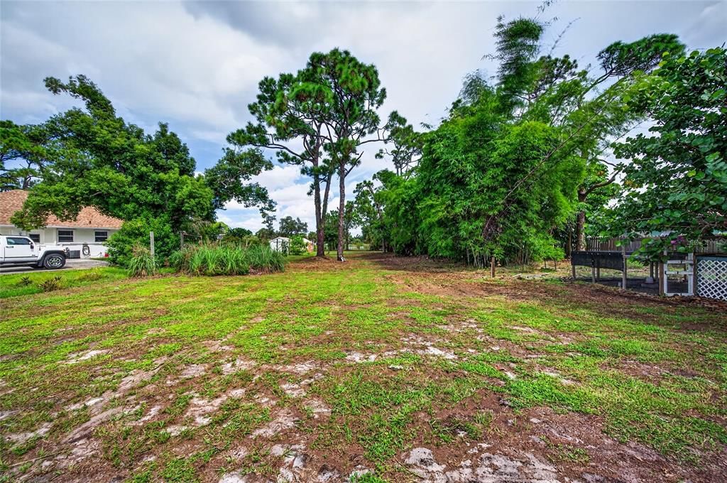 For Sale: $434,700 (2 beds, 1 baths, 1169 Square Feet)