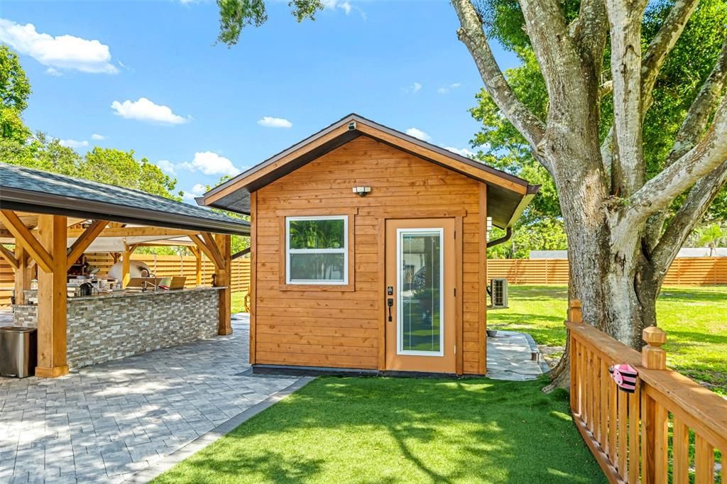 На продажу: $2,250,000 (6 спален, 4 ванн, 4275 Квадратных фут)