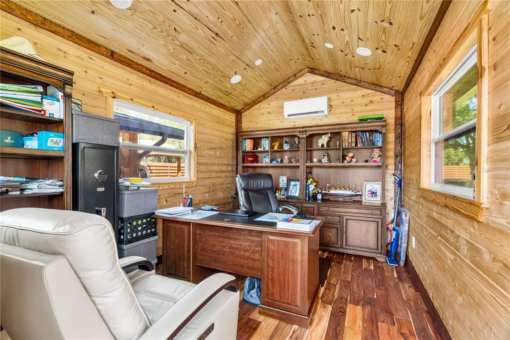 На продажу: $2,250,000 (6 спален, 4 ванн, 4275 Квадратных фут)
