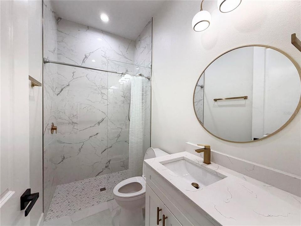 En Venta: $530,000 (3 camas, 3 baños, 2441 Pies cuadrados)