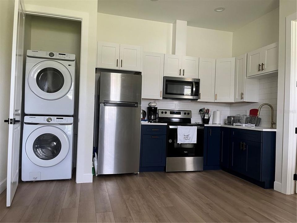 En Venta: $530,000 (3 camas, 3 baños, 2441 Pies cuadrados)