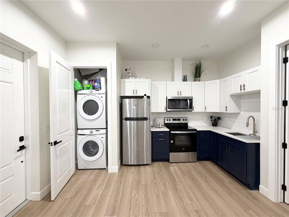 En Venta: $530,000 (3 camas, 3 baños, 2441 Pies cuadrados)