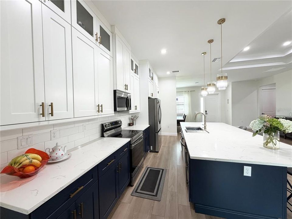 En Venta: $530,000 (3 camas, 3 baños, 2441 Pies cuadrados)