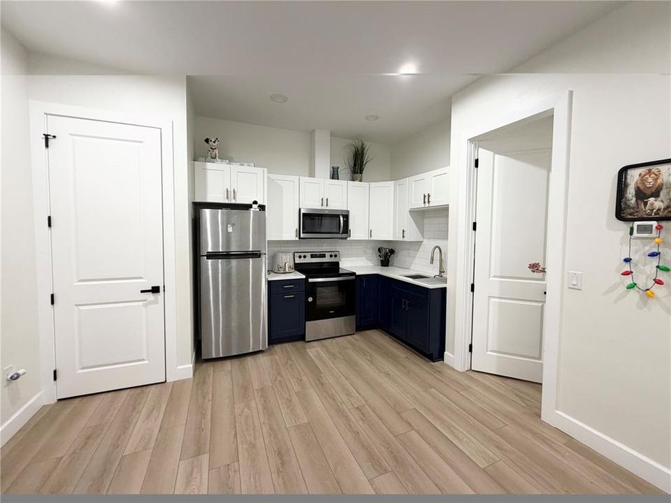 En Venta: $530,000 (3 camas, 3 baños, 2441 Pies cuadrados)