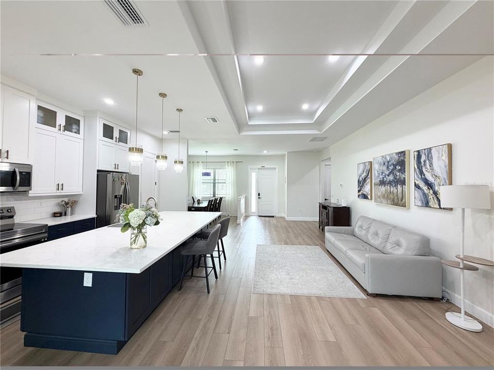 En Venta: $530,000 (3 camas, 3 baños, 2441 Pies cuadrados)