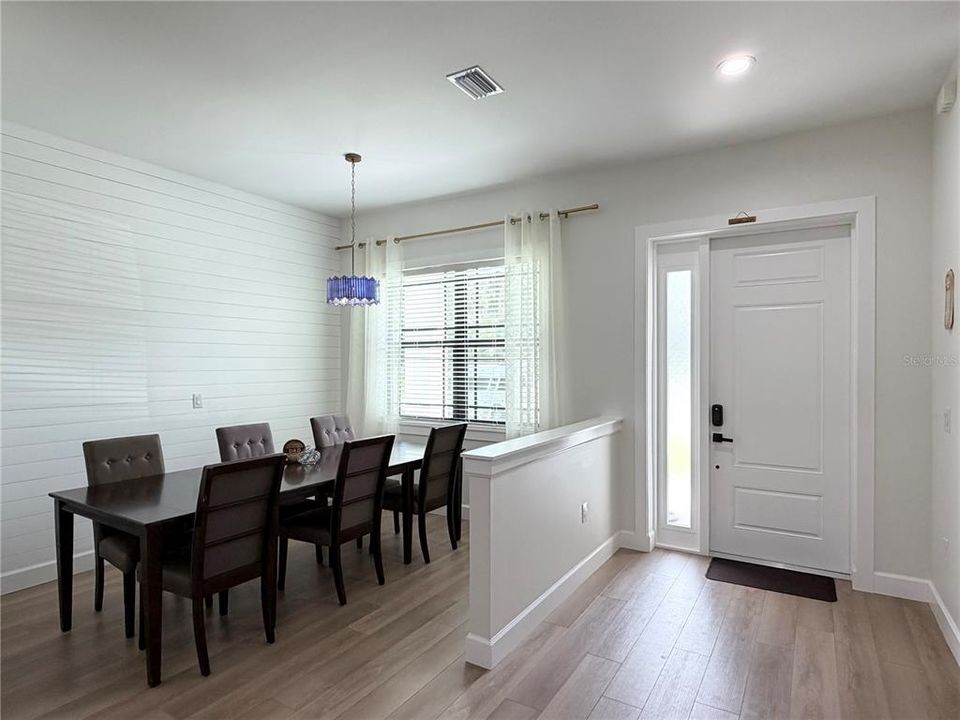 En Venta: $530,000 (3 camas, 3 baños, 2441 Pies cuadrados)
