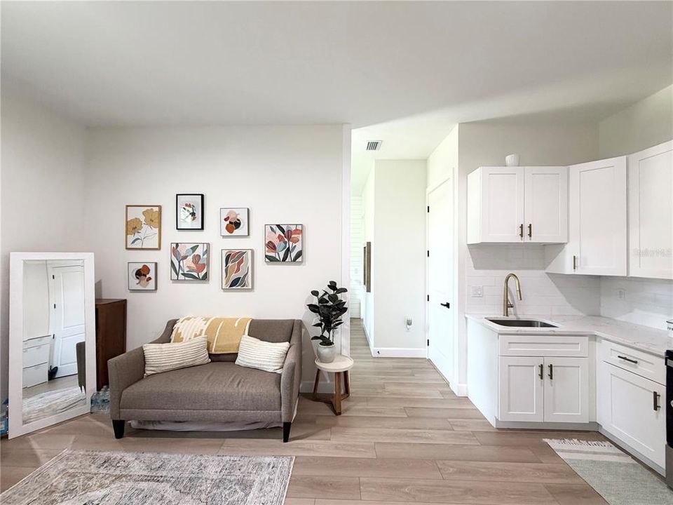 En Venta: $530,000 (3 camas, 3 baños, 2441 Pies cuadrados)