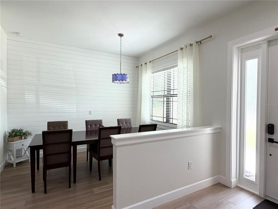 En Venta: $530,000 (3 camas, 3 baños, 2441 Pies cuadrados)
