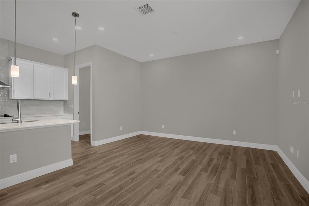 For Sale: $325,000 (3 beds, 2 baths, 1854 Square Feet)