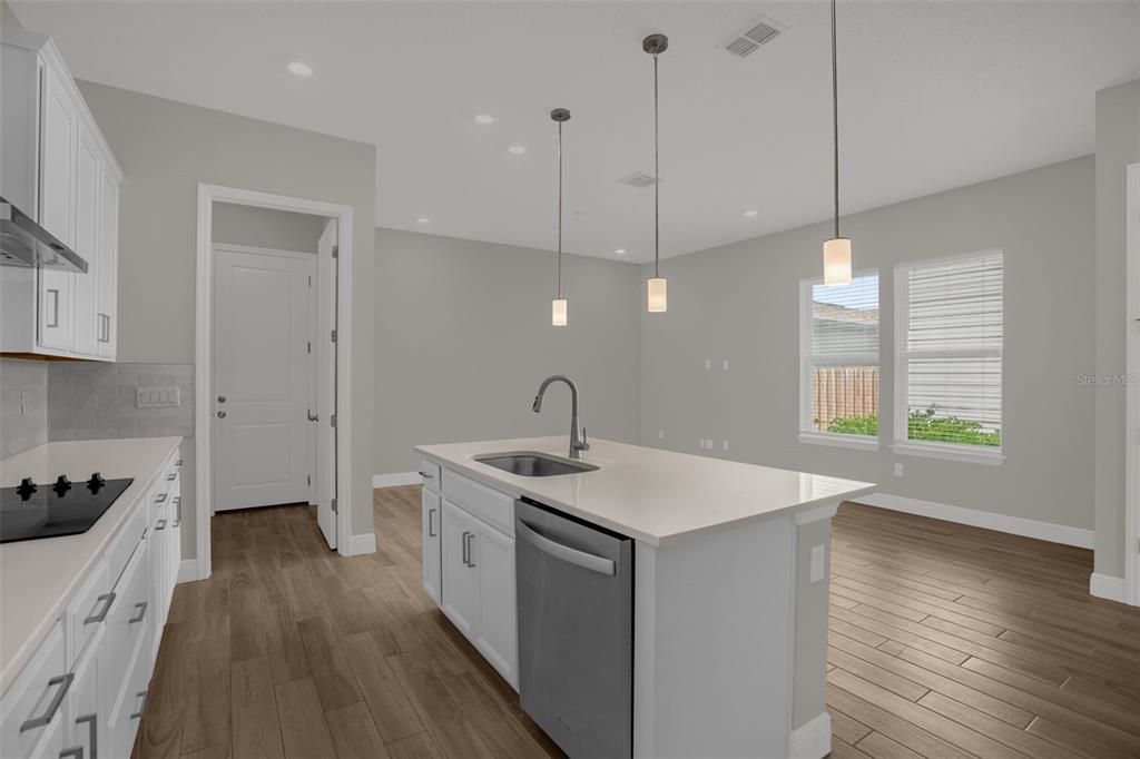 For Sale: $325,000 (3 beds, 2 baths, 1854 Square Feet)