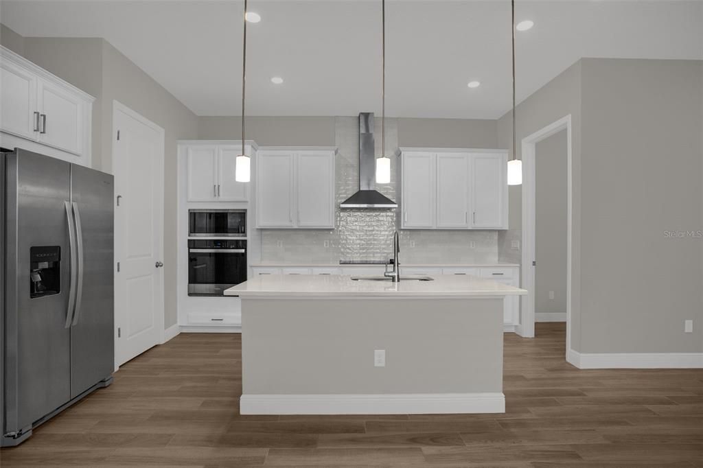 For Sale: $325,000 (3 beds, 2 baths, 1854 Square Feet)