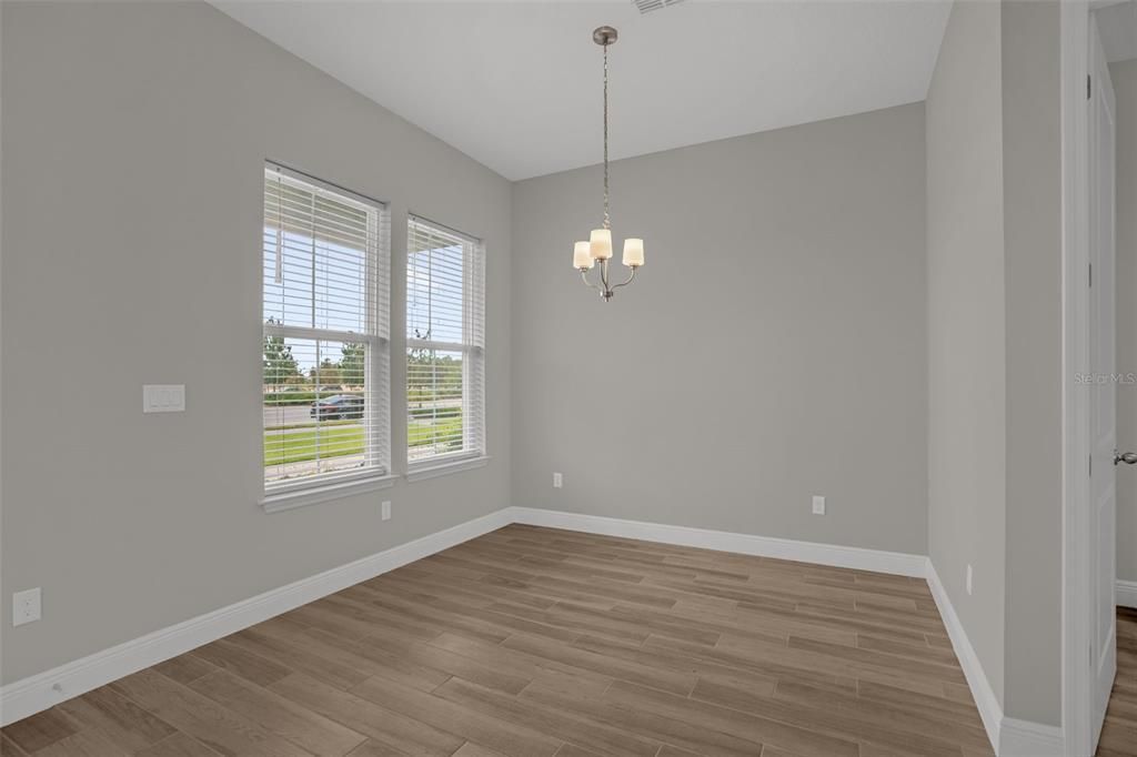 For Sale: $325,000 (3 beds, 2 baths, 1854 Square Feet)