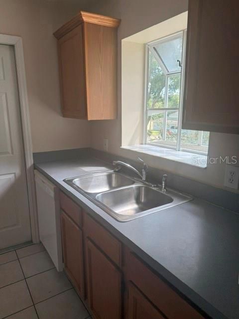 En Venta: $298,900 (3 camas, 2 baños, 1410 Pies cuadrados)