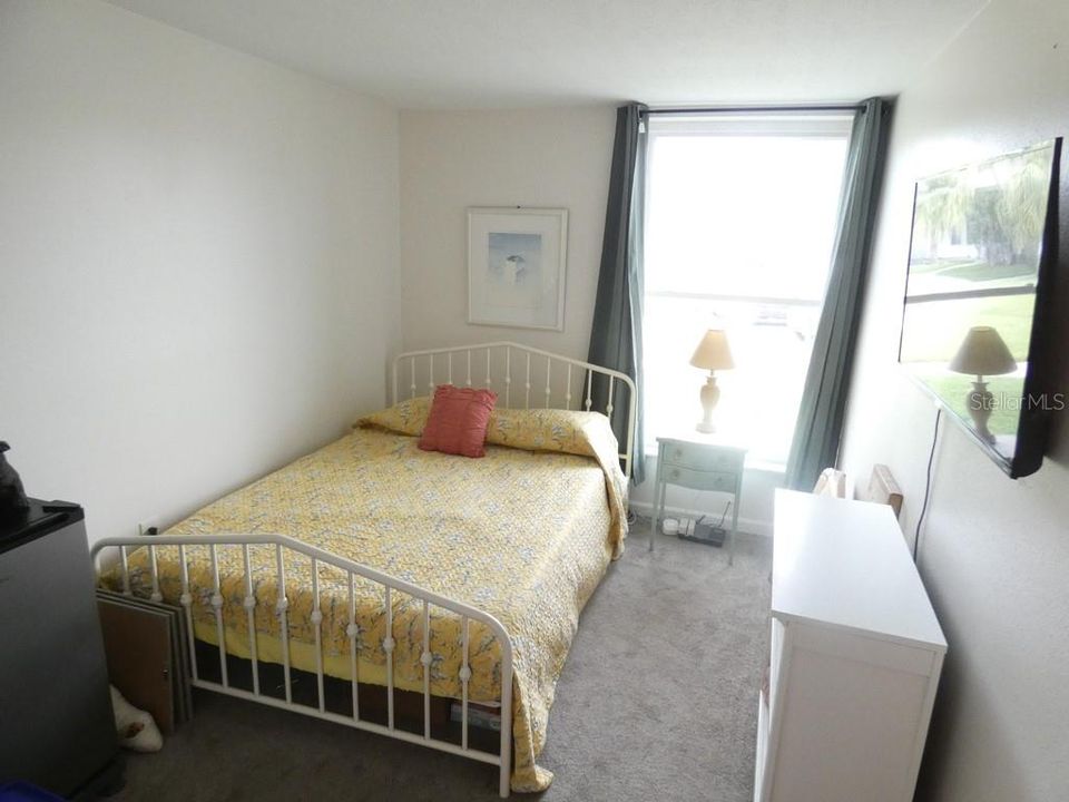 For Sale: $130,000 (2 beds, 1 baths, 768 Square Feet)
