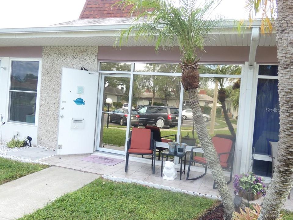 For Sale: $130,000 (2 beds, 1 baths, 768 Square Feet)