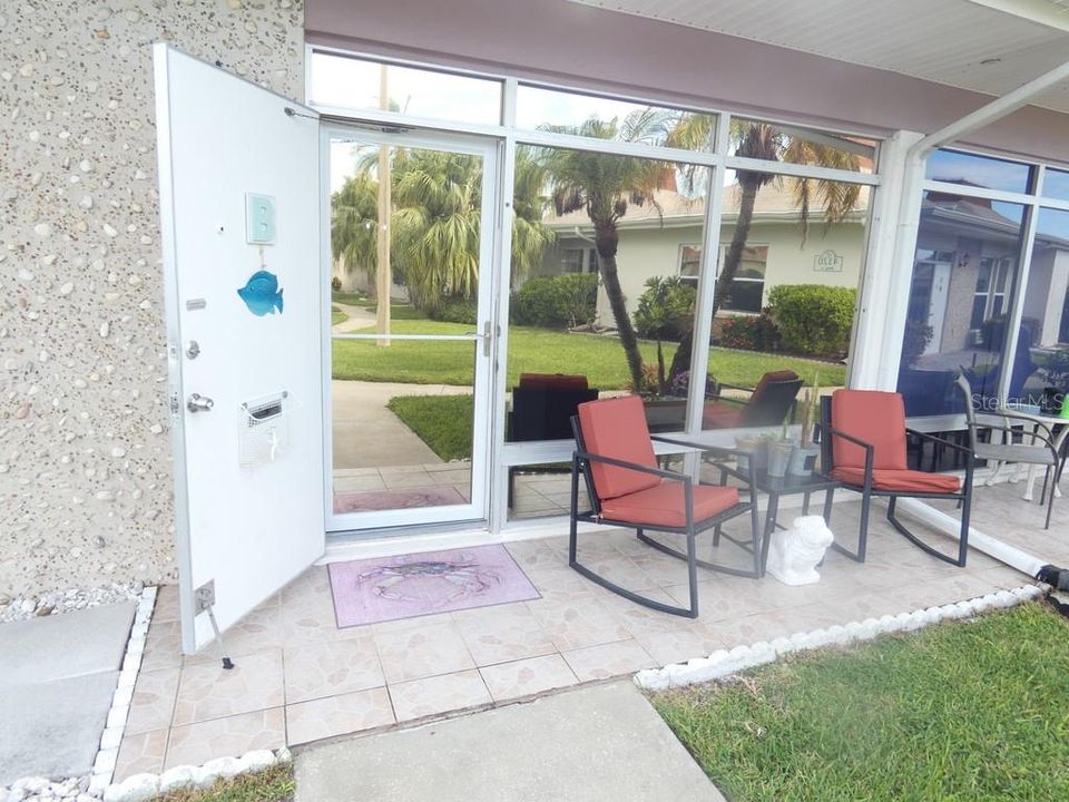 For Sale: $130,000 (2 beds, 1 baths, 768 Square Feet)