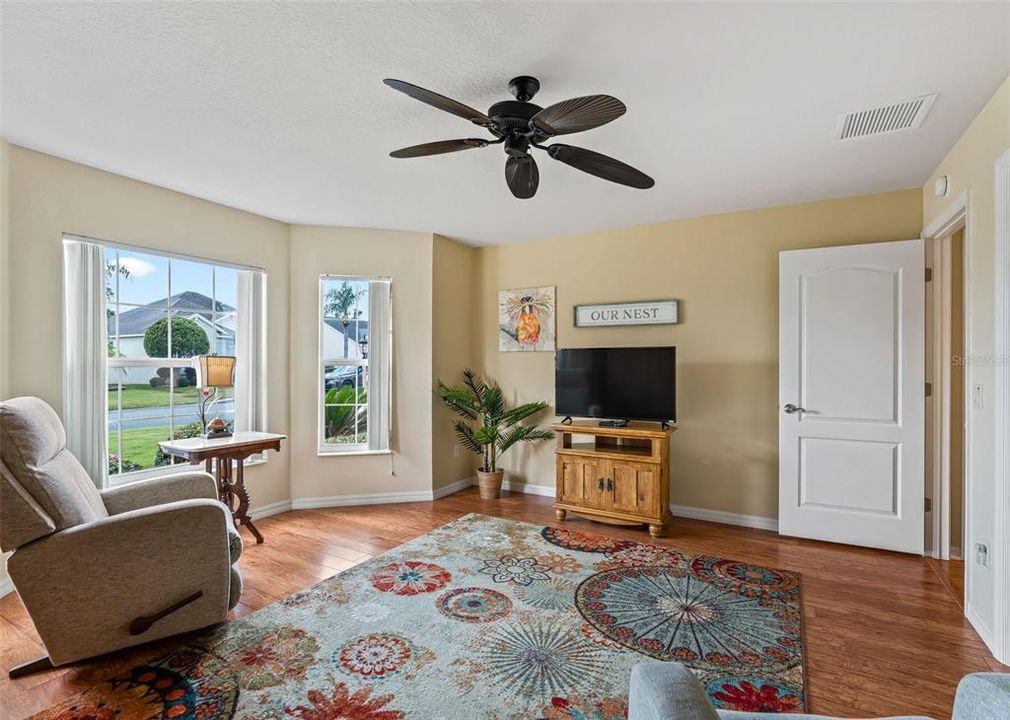 For Sale: $499,500 (3 beds, 2 baths, 2000 Square Feet)