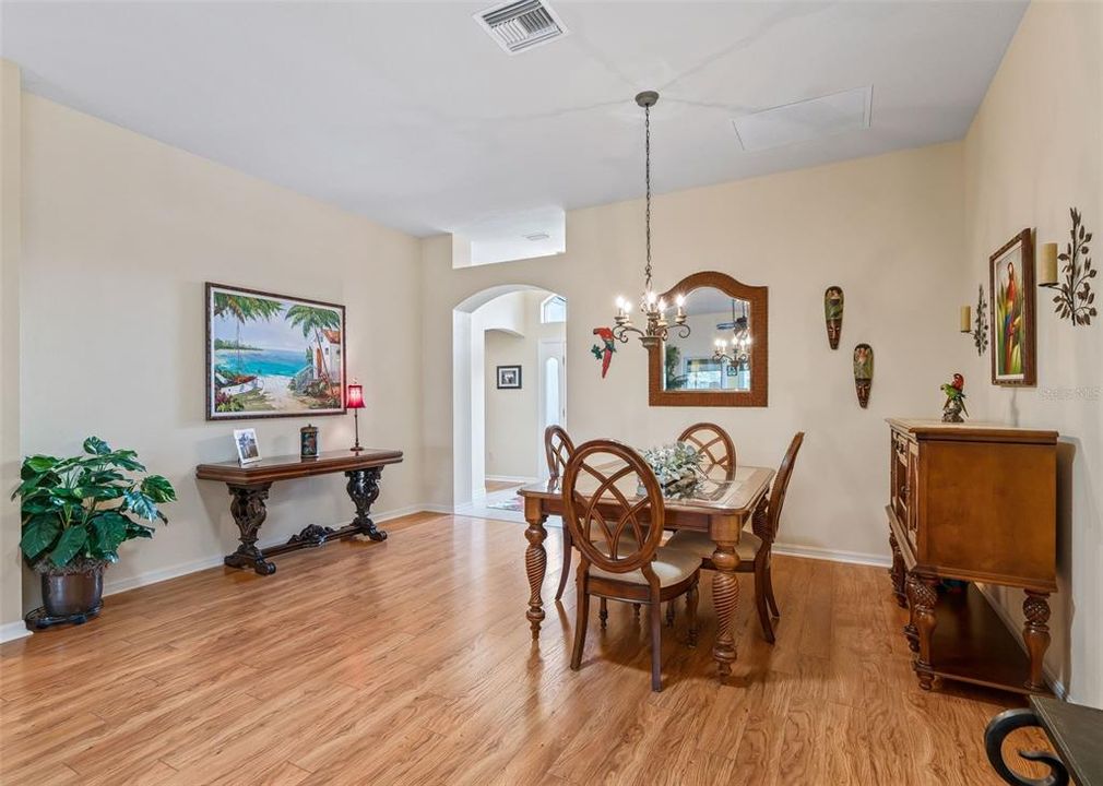 For Sale: $499,500 (3 beds, 2 baths, 2000 Square Feet)