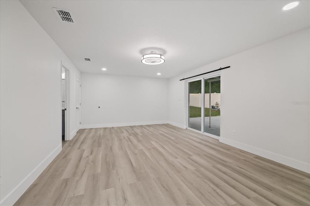 На продажу: $495,000 (4 спален, 3 ванн, 1796 Квадратных фут)