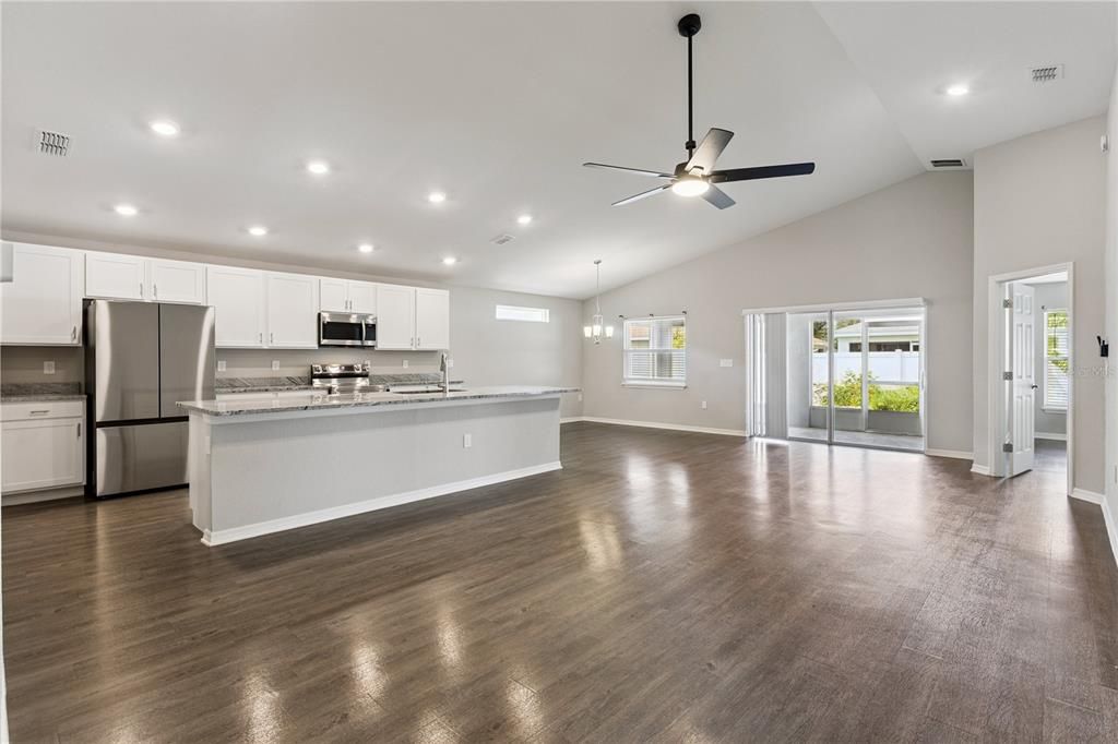 En Venta: $348,000 (3 camas, 2 baños, 2074 Pies cuadrados)