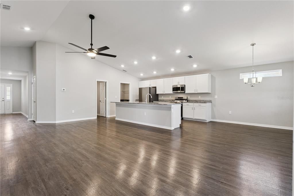 En Venta: $348,000 (3 camas, 2 baños, 2074 Pies cuadrados)