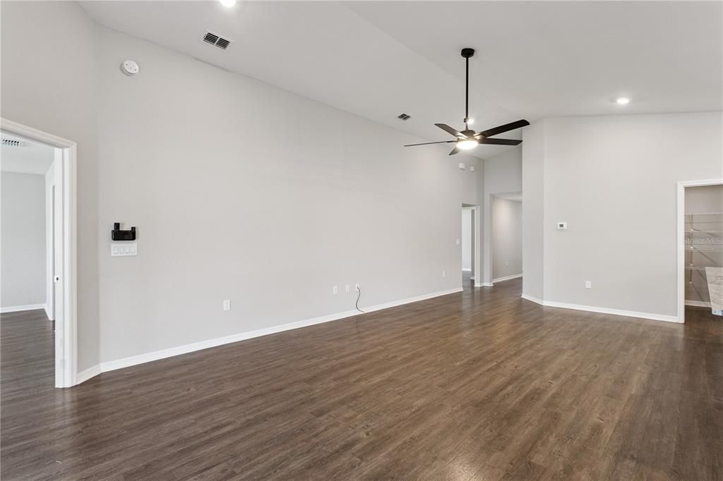 En Venta: $348,000 (3 camas, 2 baños, 2074 Pies cuadrados)
