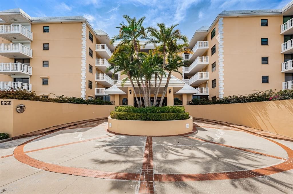 For Sale: $709,900 (2 beds, 2 baths, 1470 Square Feet)