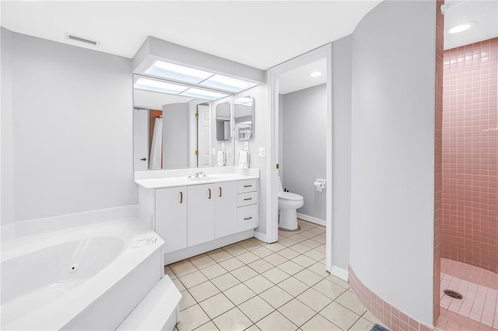 For Sale: $709,900 (2 beds, 2 baths, 1470 Square Feet)