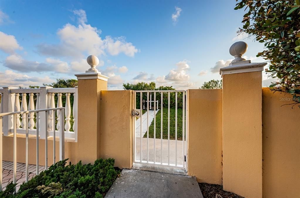 For Sale: $709,900 (2 beds, 2 baths, 1470 Square Feet)