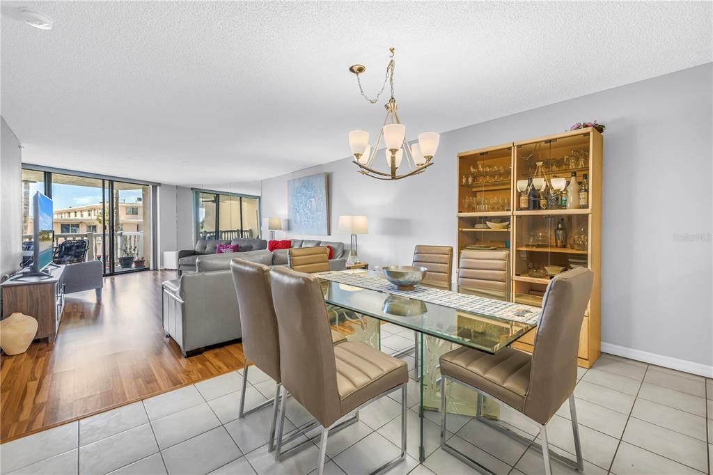 For Sale: $709,900 (2 beds, 2 baths, 1470 Square Feet)