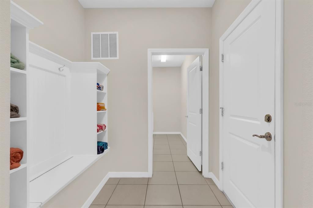 For Sale: $750,000 (9 beds, 6 baths, 4399 Square Feet)
