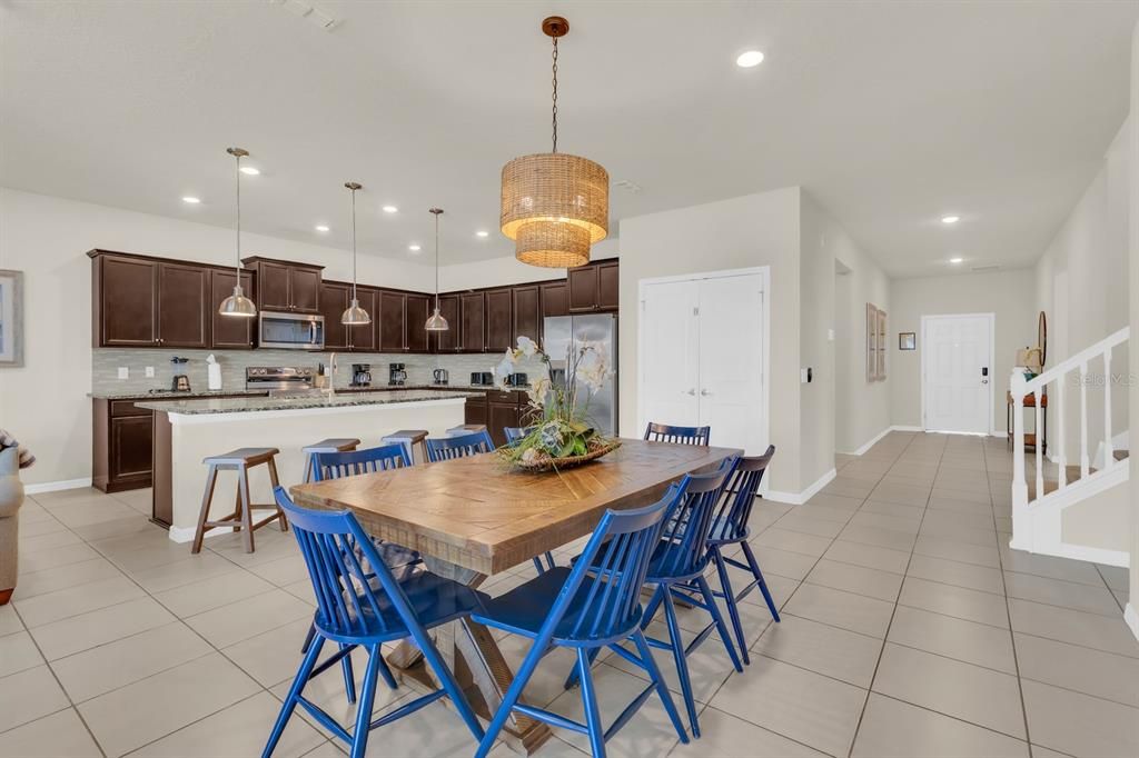 For Sale: $750,000 (9 beds, 6 baths, 4399 Square Feet)
