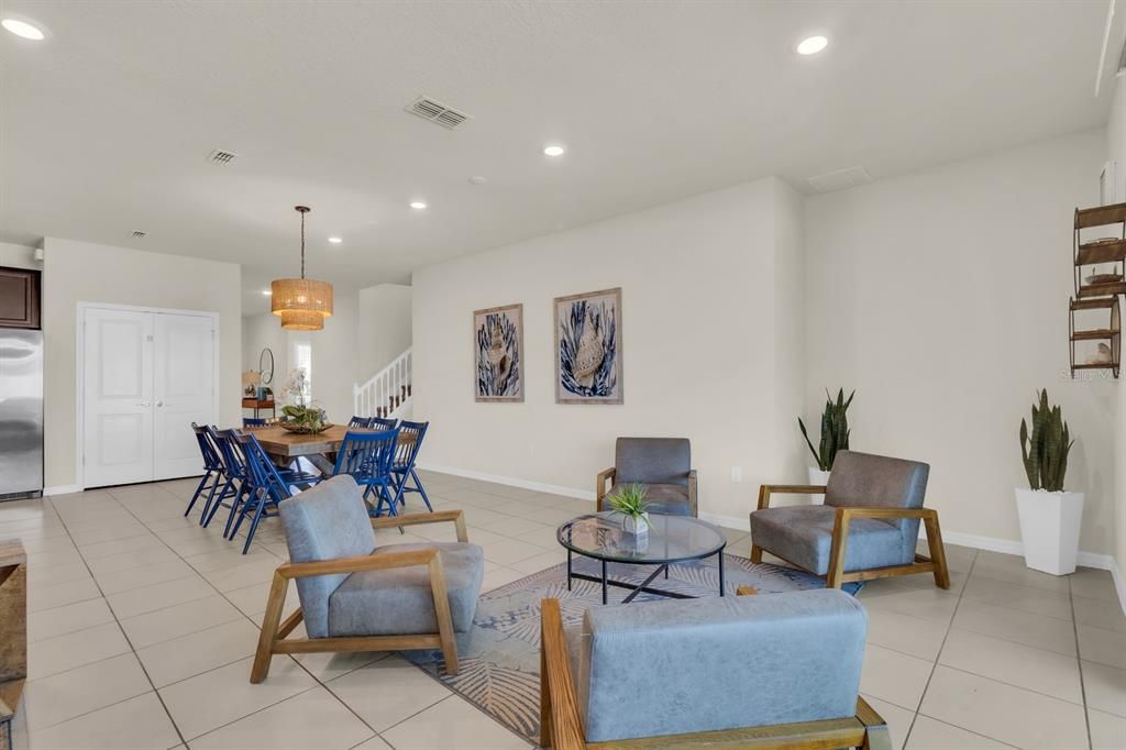 For Sale: $750,000 (9 beds, 6 baths, 4399 Square Feet)