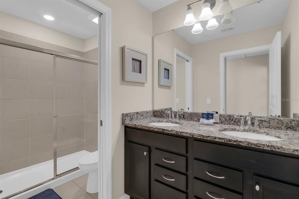 For Sale: $750,000 (9 beds, 6 baths, 4399 Square Feet)