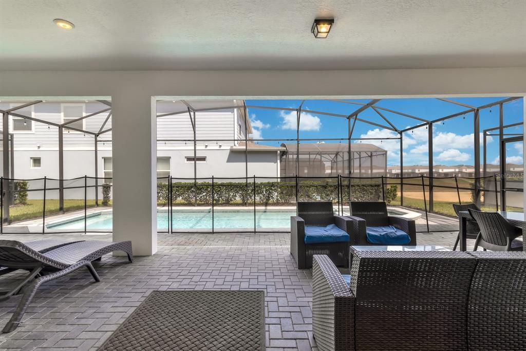 For Sale: $750,000 (9 beds, 6 baths, 4399 Square Feet)