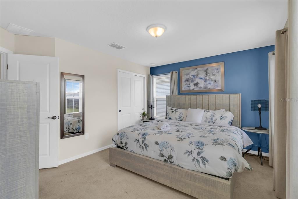 For Sale: $750,000 (9 beds, 6 baths, 4399 Square Feet)